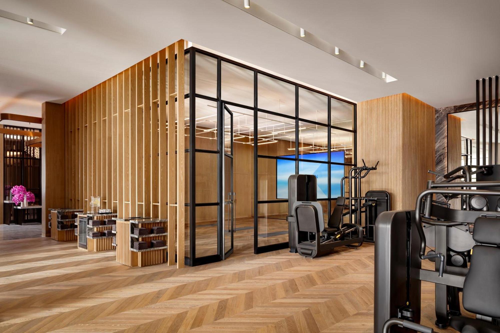 Atlantis The Royal Hotel Dubai Exterior photo The gym at The Ivy Collection, 2019