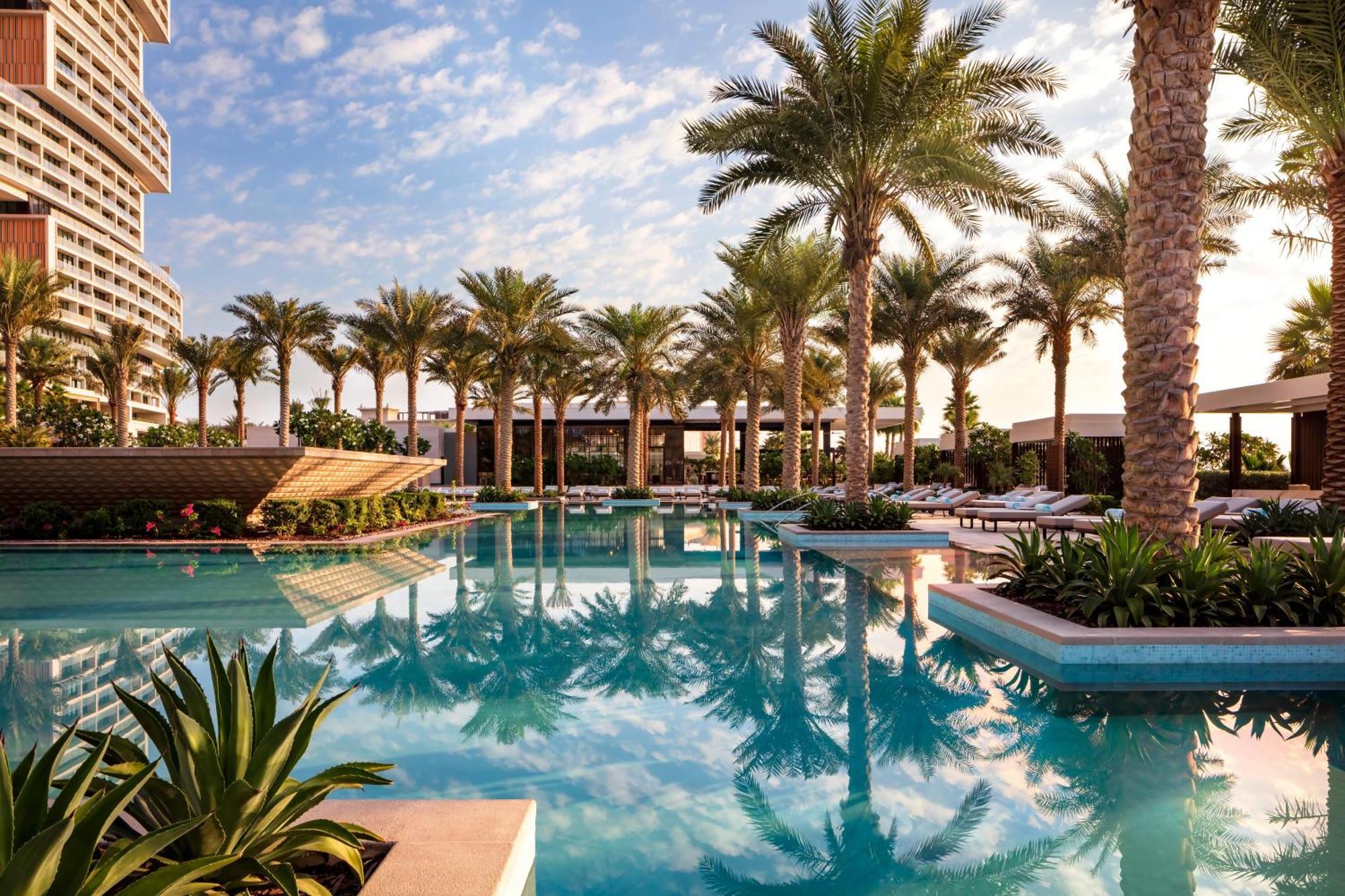Atlantis The Royal Hotel Dubai Exterior photo The pool at the Westin Dubai