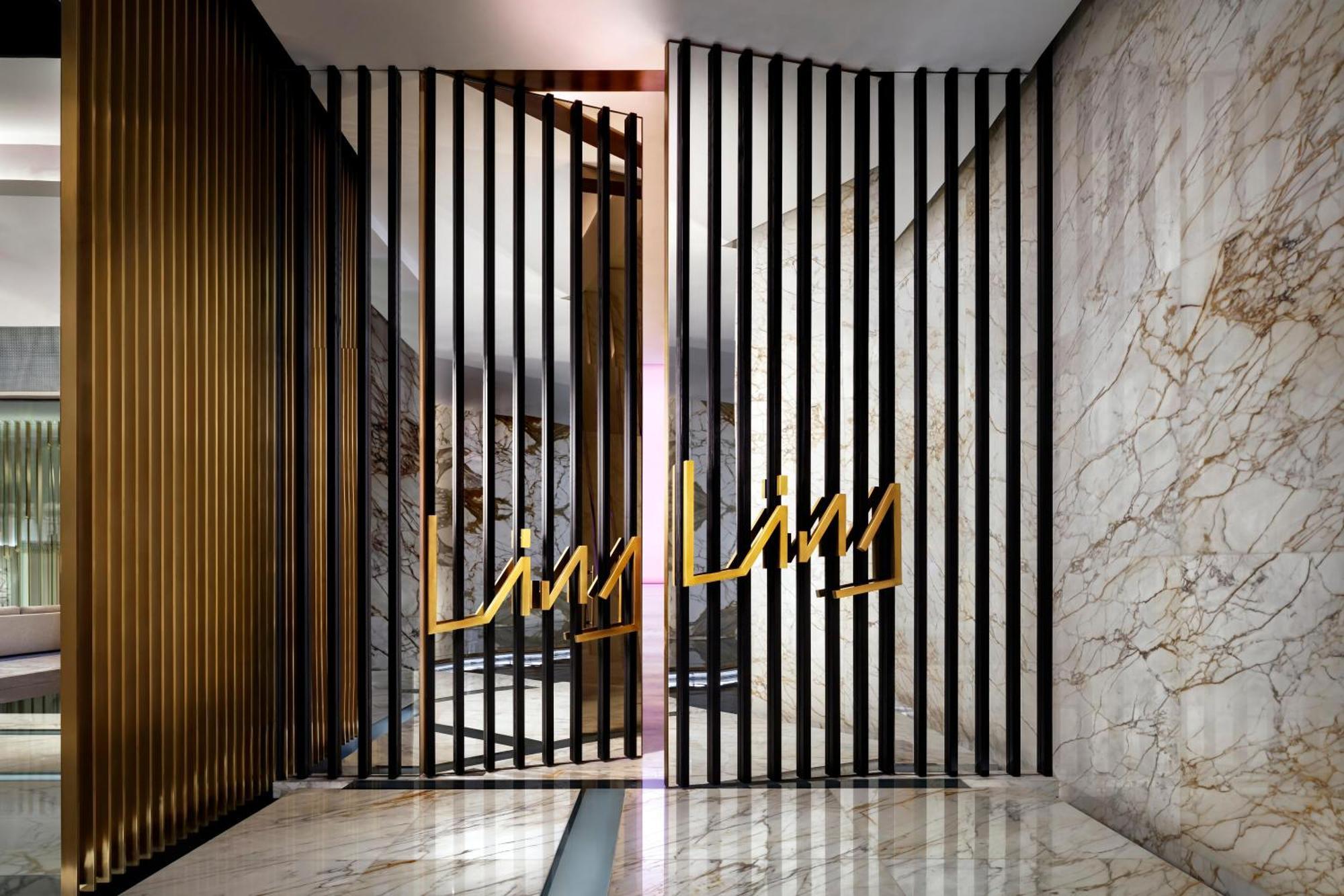 Atlantis The Royal Hotel Dubai Exterior photo Entrance to the restaurant